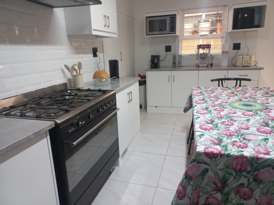 3 Bedroom Property for Sale in Portlands Western Cape